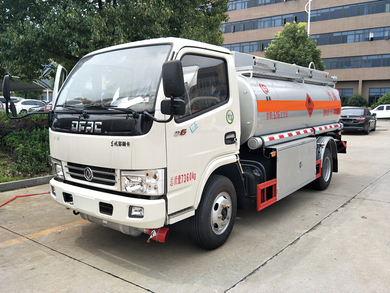 東風(fēng)5方汽油運輸車